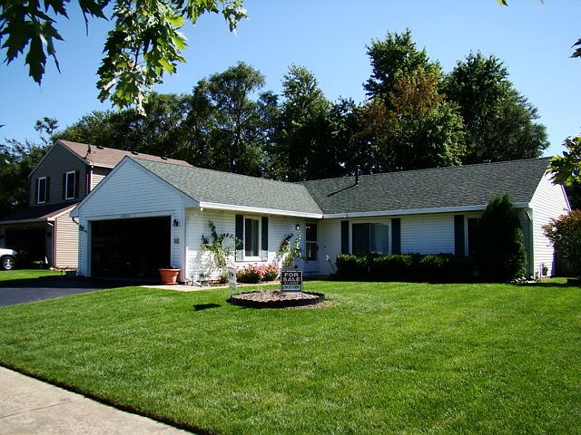 1st image of 29W755 Kensington Dr