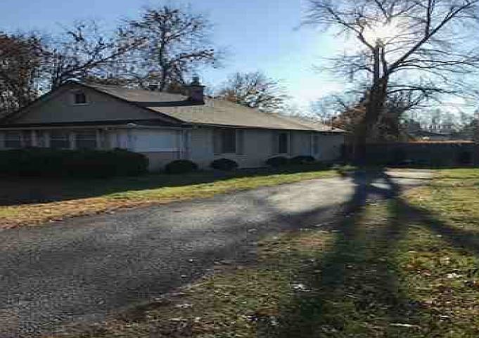2nd image of 133 W 5th St