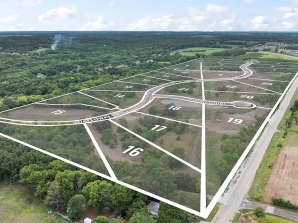 17150 Galloway Dr, Stilwell, KS 66085