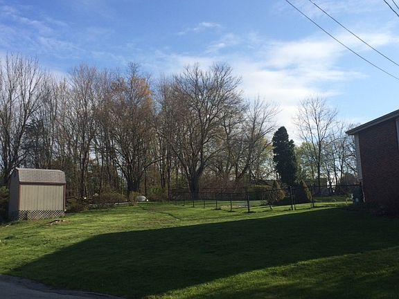 2nd image of 2671 Elaine Dr