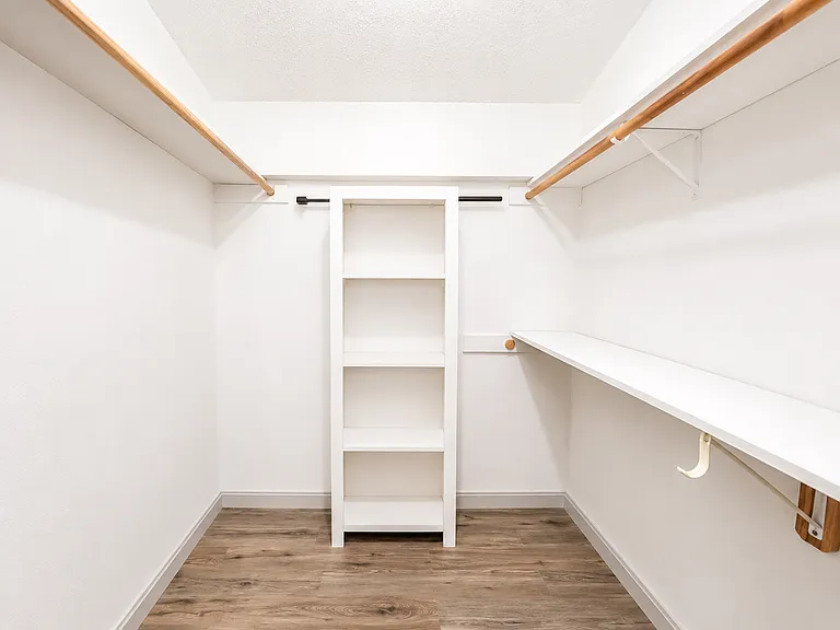 2401 Stephen Lee Dr — Photo 22