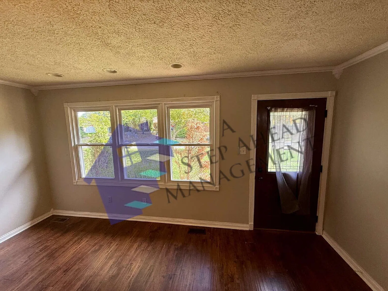 640 Lindenwood Dr — Photo 2
