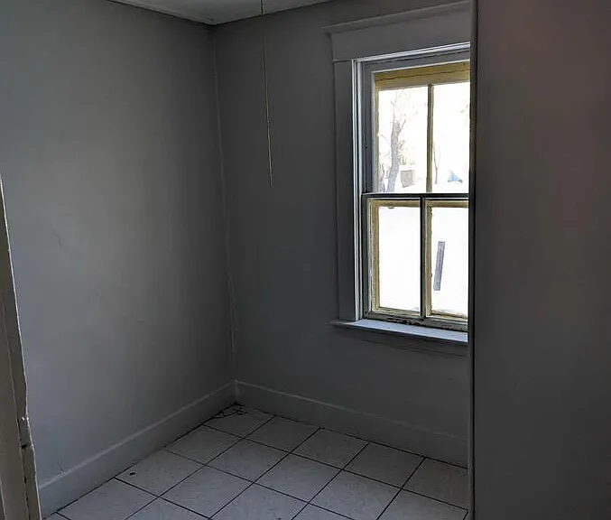 1725 Ottawa St — Photo 3