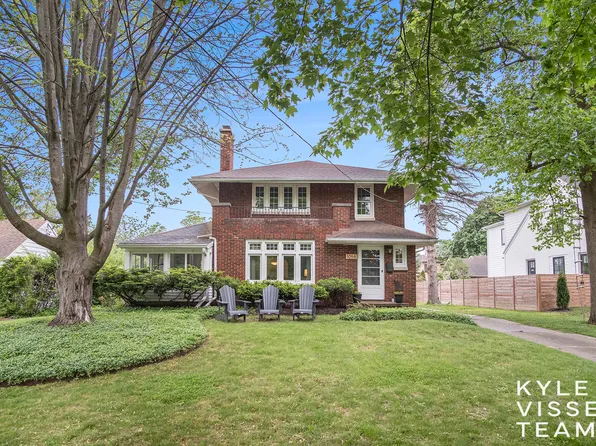 1058 Eastwood Ave SE, East Grand Rapids, MI 49506