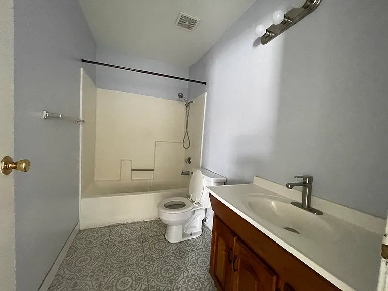 14931 Van Buren St #D — Photo 10