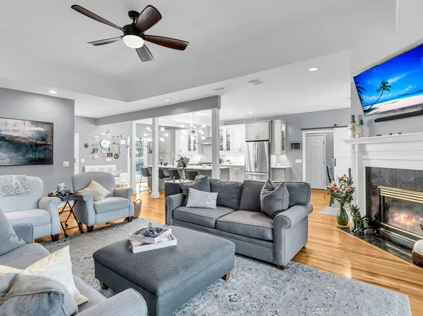 2044 Marsh Flower Ln, Charleston, SC 29414