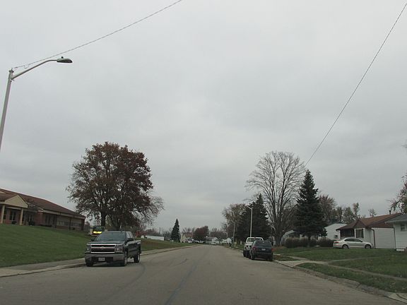 5th image of 2992 Galewood St