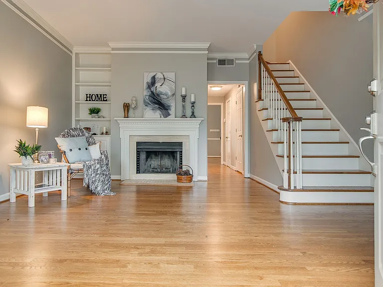 2306 Sharondale Dr — Photo 7