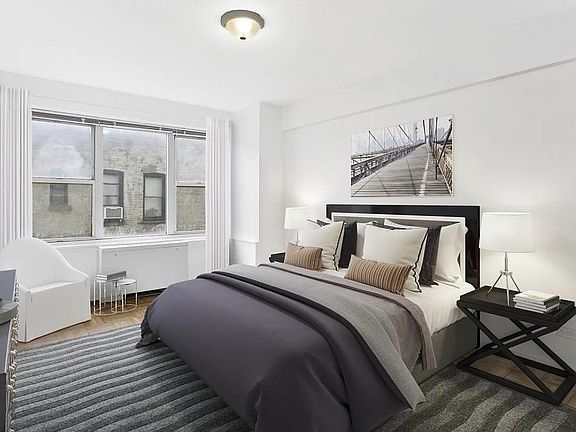 4th image of 33 Greenwich Ave APT 4A