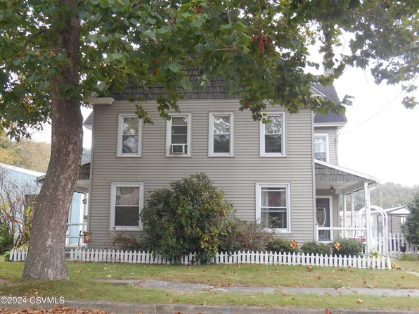 716-718 E 4th St, Nescopeck, PA 18635