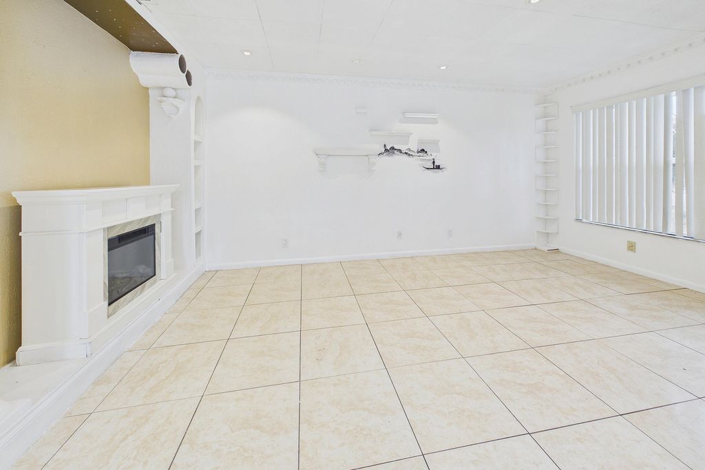 3200 NW 5th Ter APT 24, photo 9