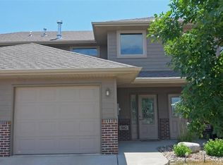 910 S Joseph Pl, Sioux Falls, SD 57106
