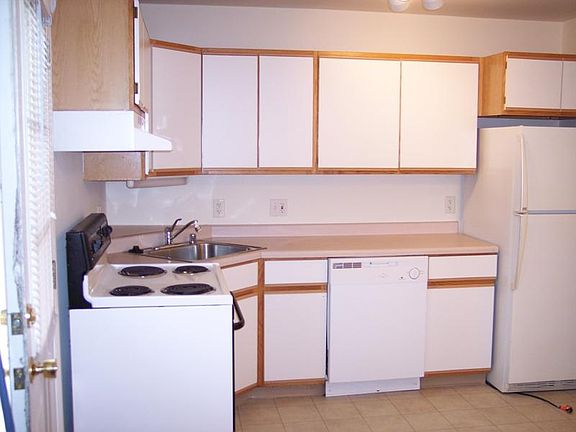 2nd image of 1000 S Lincoln Ave