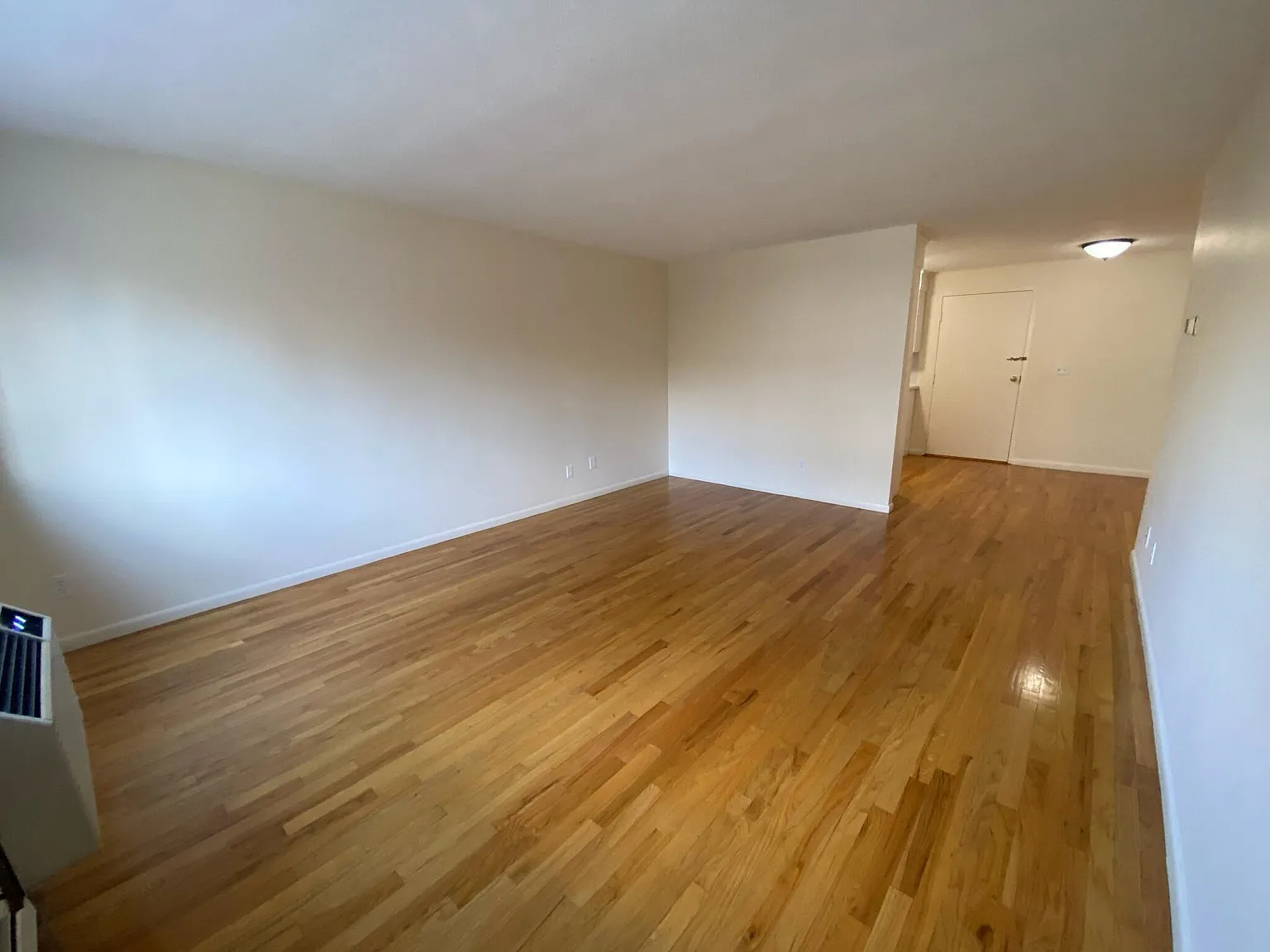 81 Green St — Photo 2