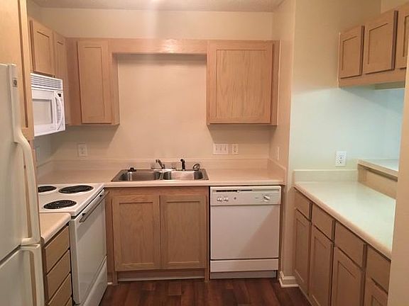 3rd image of 304 Addison Pointe Dr Unit G