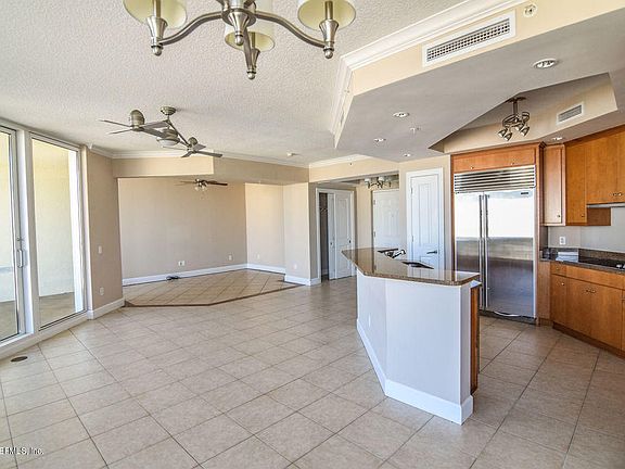 4th image of 1031 S 1st St #1001