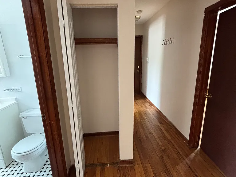 3159 W Argyle St #2B — Photo 5