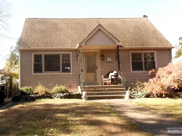 7 Greenwood Ave, Wanaque, NJ 07465