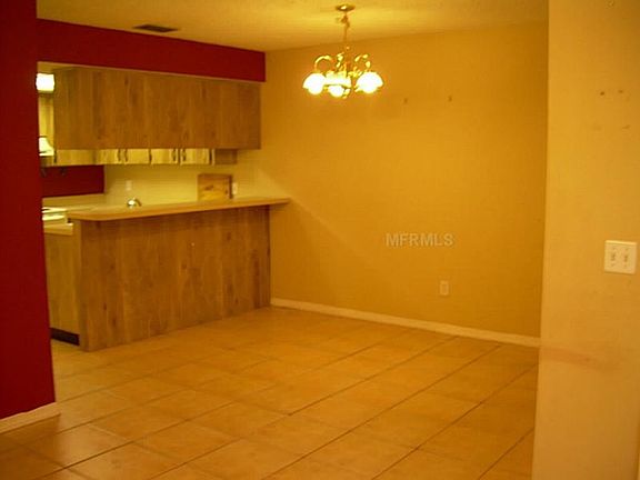 5th image of 3108 Bloomingdale Villas Ct