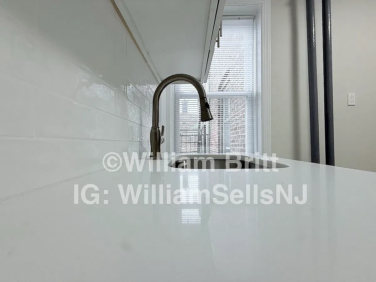 2 bed, $2,195 — Photo 4