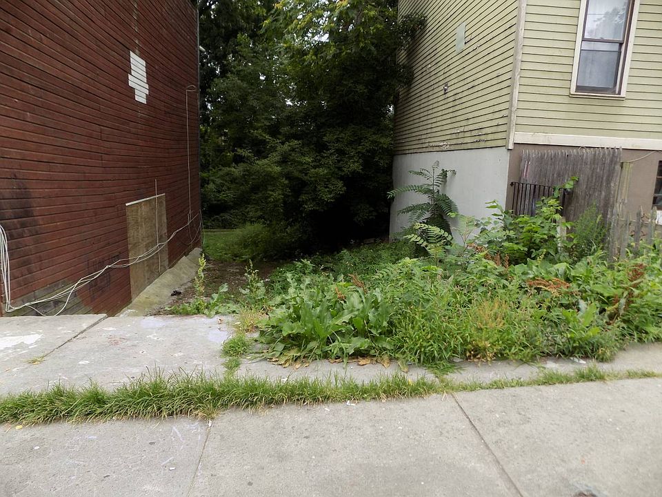 2nd image of 198 1st St