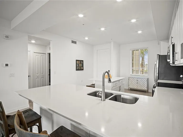 15285 Green Acres Ave #424 — Photo 4