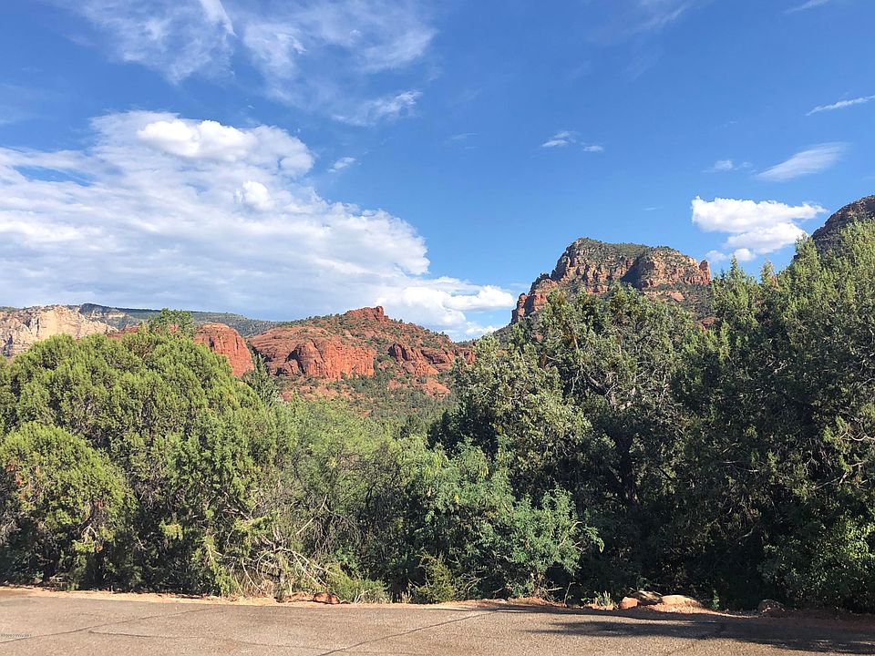 1st image of 15 Notch Dr