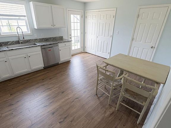 4th image of 110 Aaron Pl APT 207