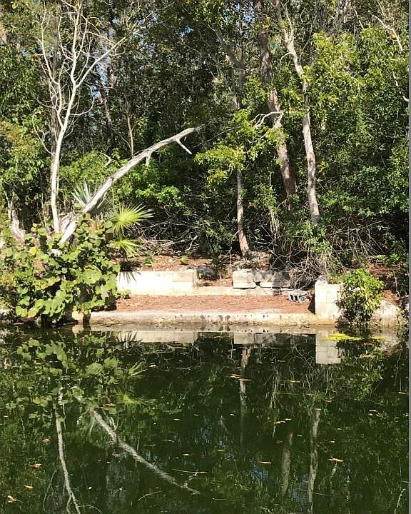 1st image of 1640 Gardenia Ln