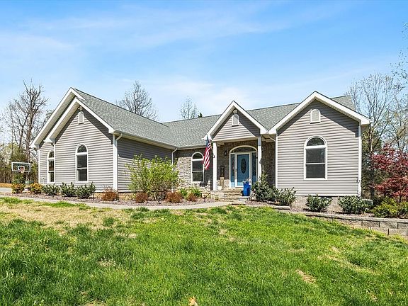 2nd image of 330 Ravenwood Dr