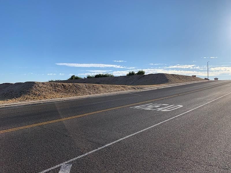 2nd image of Vista Rd