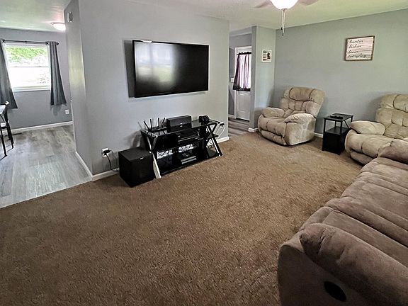 3rd image of 419 W Park St