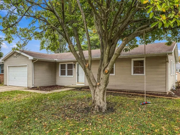 1812 Stratford Dr, Champaign, IL 61821