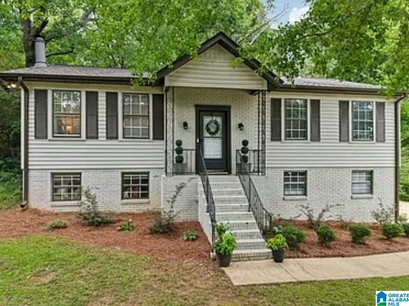 102 Kingstown Cir, Trussville, AL 35173