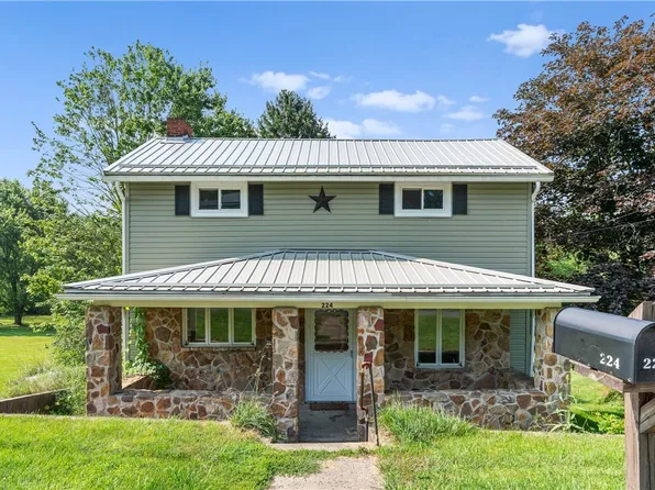 224 E End Rd, Connellsville, PA 15425