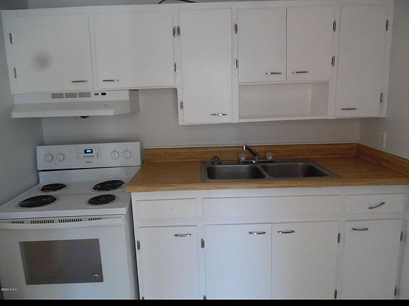 2nd image of 763 Pine Ave