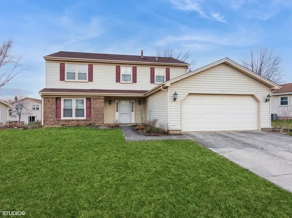 1894 Deere Ln, Glendale Heights, IL 60139