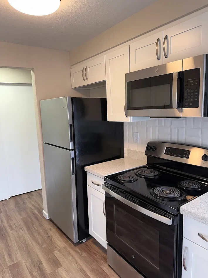 2 bed, 900 sqft, $2,995 — Photo 4