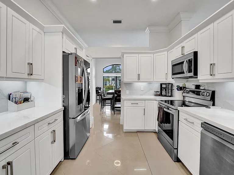 541 SW 178th Way N — Photo 16