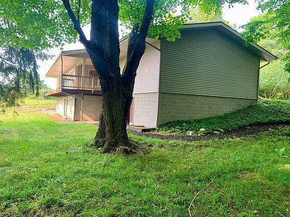 3rd image of 1775 S Lakeshore Dr