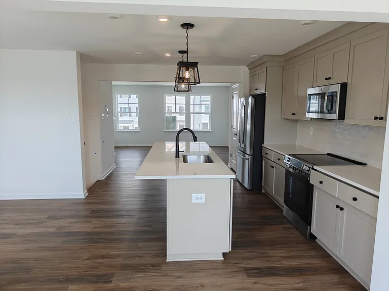 503 Fontana Cir — Photo 11