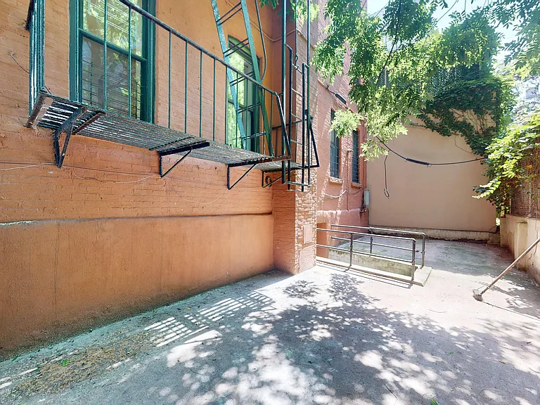312 E 91st St #1R — Photo 6