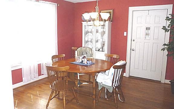 3rd image of 3928 Collinwood Ave