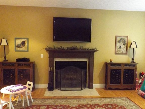 4th image of 1175 McIntosh Ln
