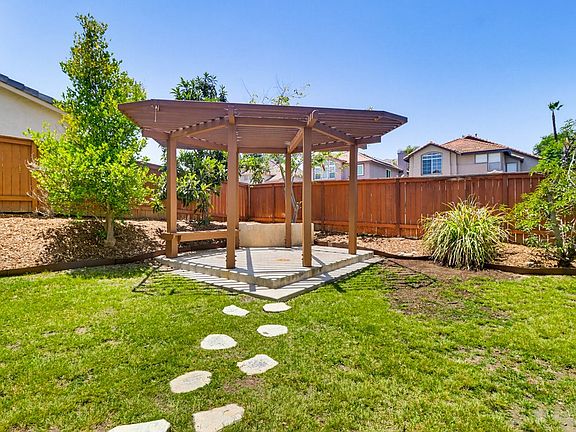 3rd image of 1100 Corrales Ln