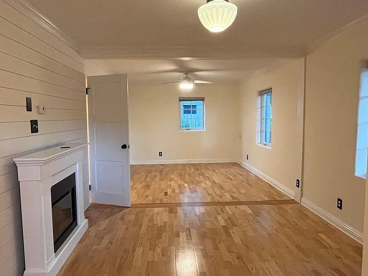3 bed, 1242 sqft, $3,750 — Photo 2