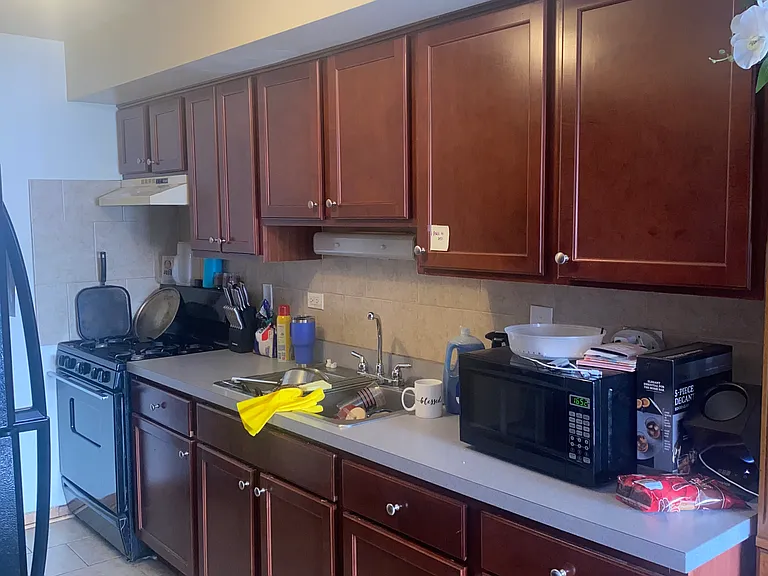 6400 S Narragansett Ave #1C — Photo 1