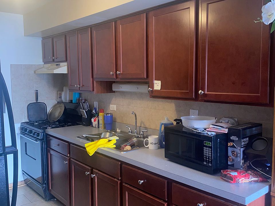 1st image of 6400 S Narragansett Ave #1C