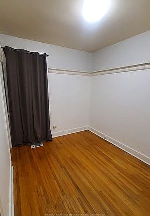 4th image of 280 London St