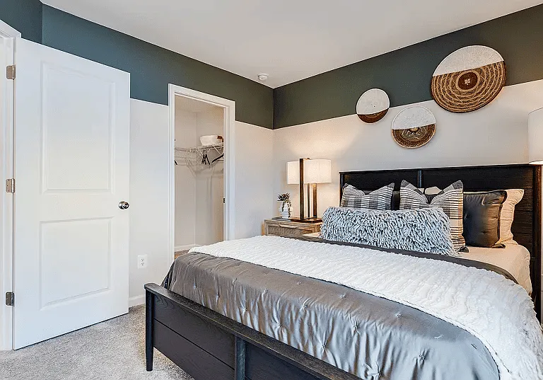 8745 Whitman Dr — Photo 11